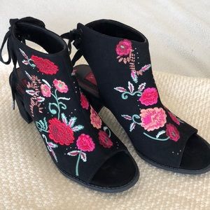 Embroidered black suede boots